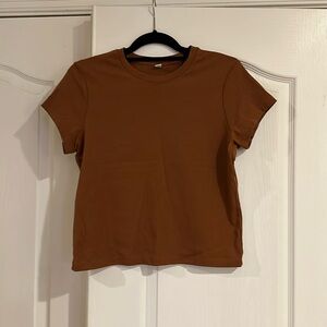 Uniqlo t shirt